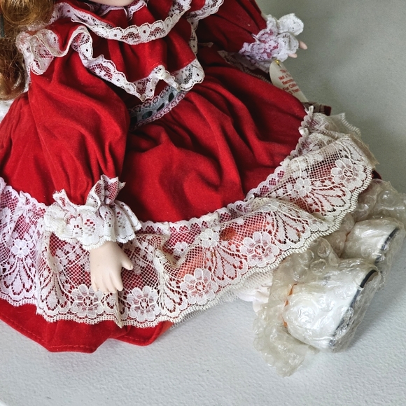 1992 Princess House “Christina” Porcelain Collector Doll Christmas #682 - Picture 3 of 11